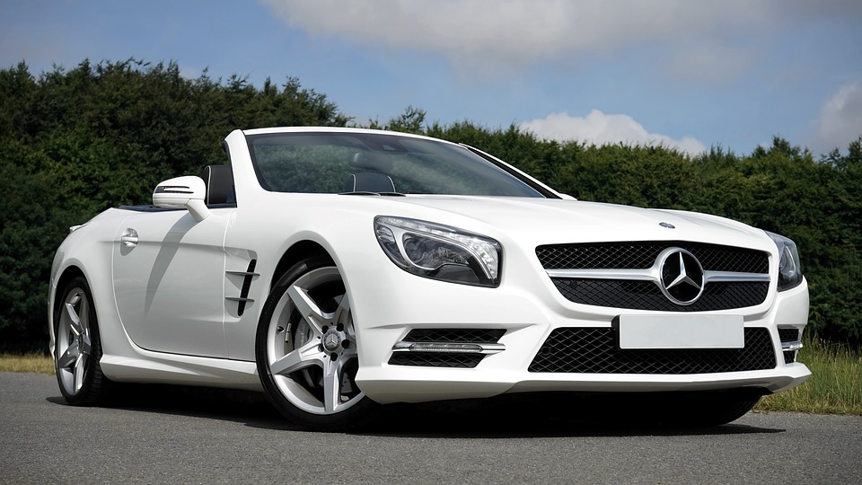 Windshield Problems Spark Recall From Mercedes-Benz